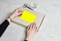Etiket Rillprint 70x37mm fluor geel 2400 stuks-1