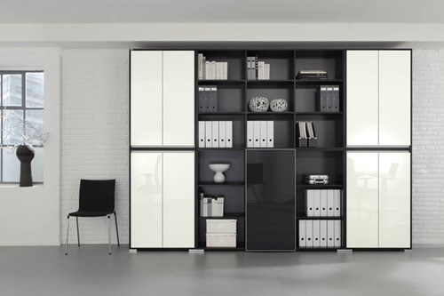 Palmberg Select kast in het wit met deuren en open vlakken